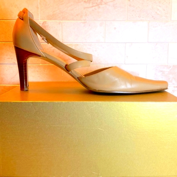 Bata tan 10B heeled shoes - Picture 4 of 8
